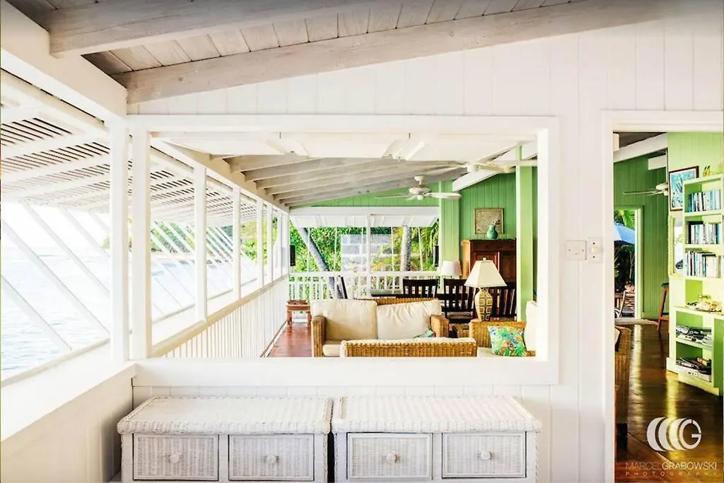 Prázdninový dům Deep Waterfront West Coast 3 Bed Beach House Saint James Barbados